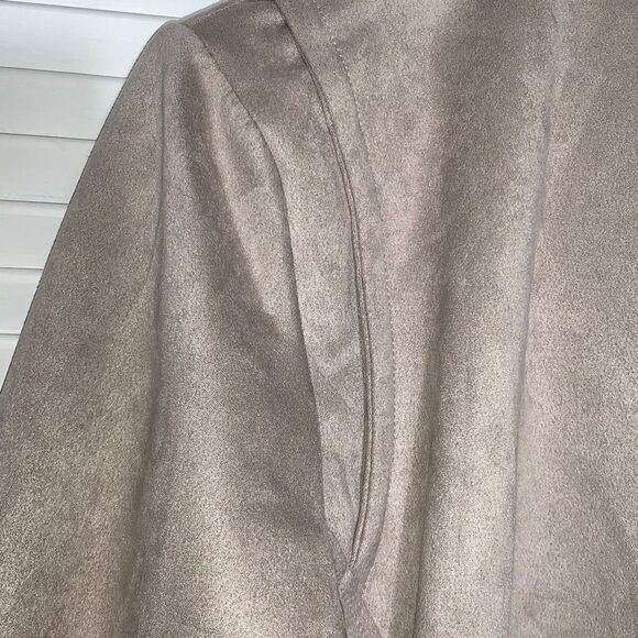 Maurice’s Faux Suede Beige Zip Up Jacket Size Large - Picture 11 of 15